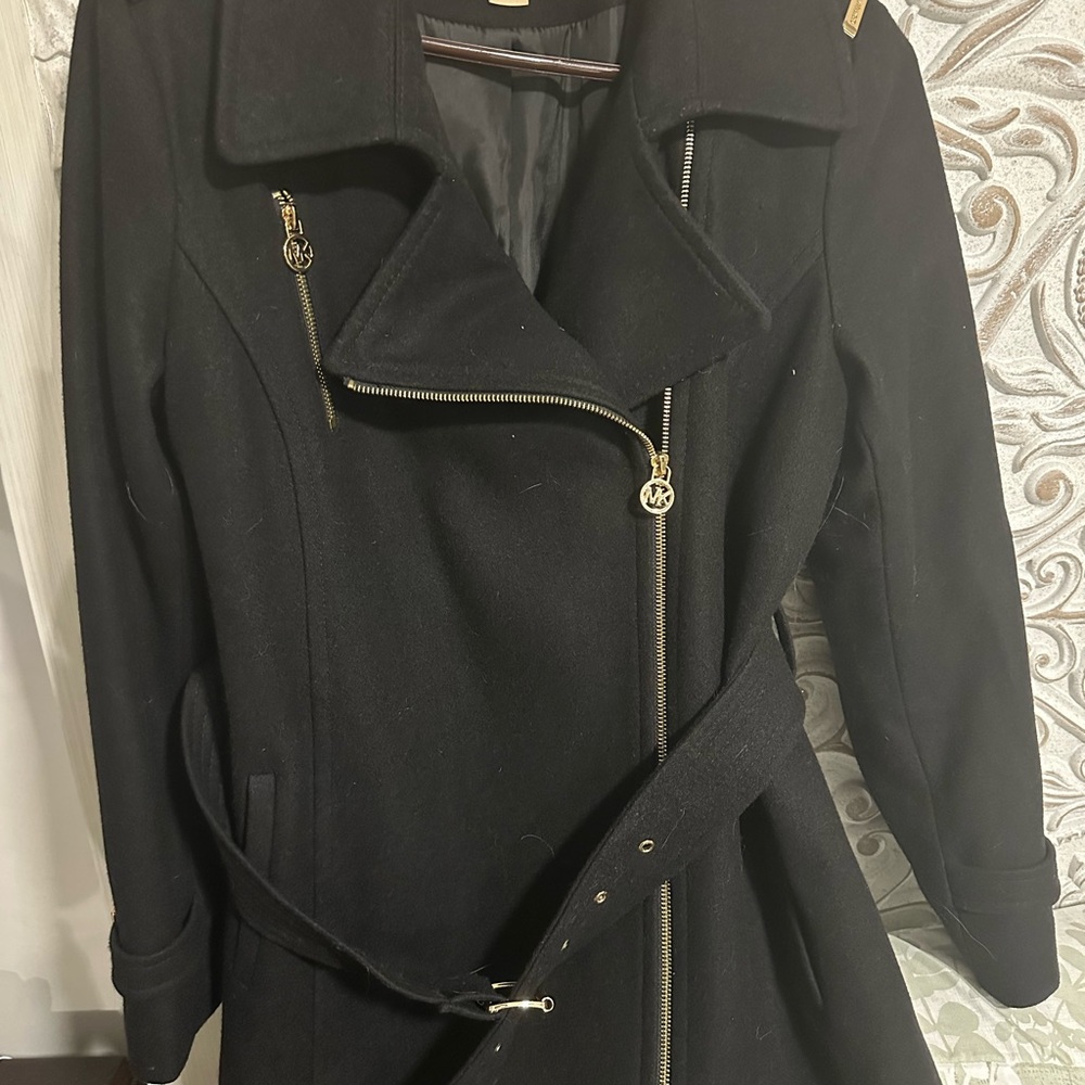 MICHAEL Michael Kors Elegant Black Trench Coat with Gold Details